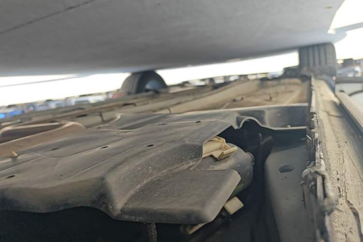 Used Citroen C5 AIRCROSS 2017 350THP Fashion Edition Left Side Sill