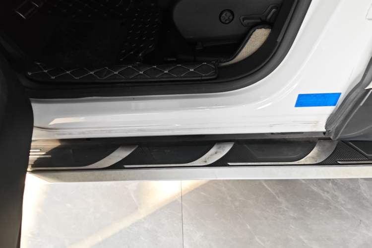 Used Citroen C5 AIRCROSS 2017 380THP Luxury Model Left Side Sill