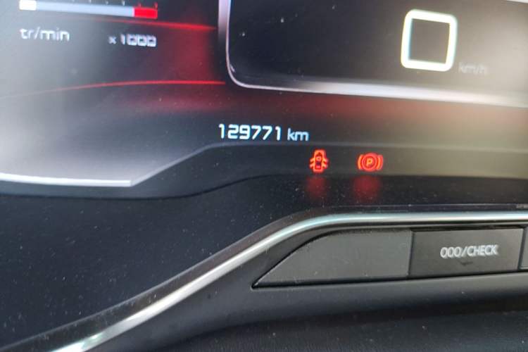 Used Citroen C5 AIRCROSS 2017 350THP Fashion Edition Odometer Close Up