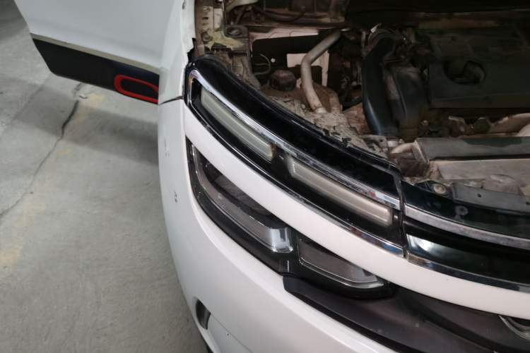Used Citroen C5 AIRCROSS 2017 380THP Luxury Model Right Front Headlight