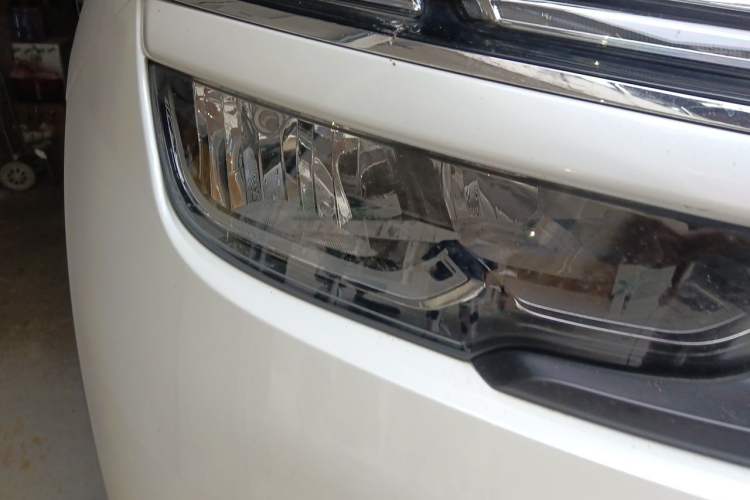 Used Citroen C5 AIRCROSS 2017 380THP Luxury Model Right Front Headlight