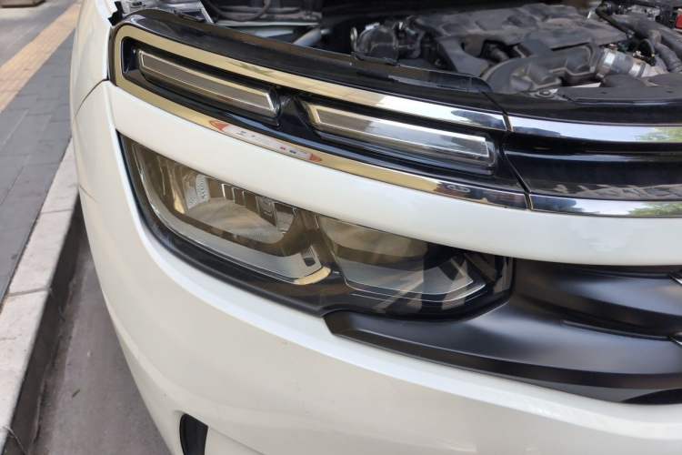 Used Citroen C5 AIRCROSS 2017 350THP Luxury Model Right Front Headlight