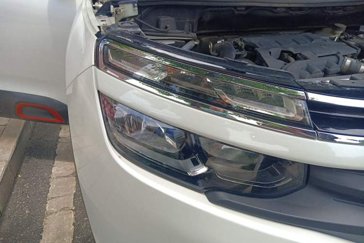 Used Citroen C5 AIRCROSS 2017 350THP Fashion Edition Right Front Headlight