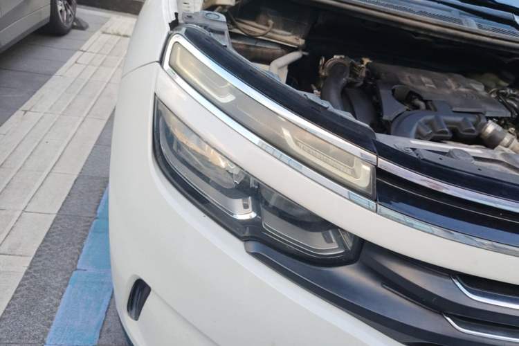 Used Citroen C5 AIRCROSS 2017 350THP Fashion Edition Right Front Headlight