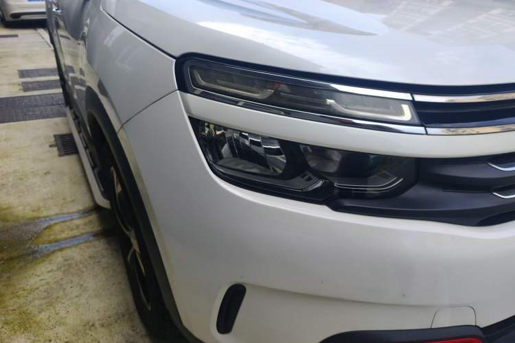 Used Citroen C5 AIRCROSS 2017 350THP Fashion Edition Right Front Headlight