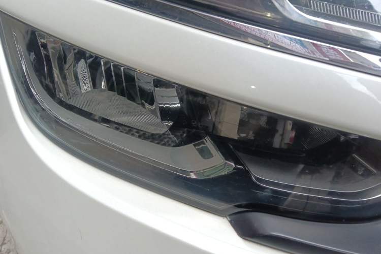 Used Citroen C5 AIRCROSS 2017 350THP Fashion Edition Right Front Headlight