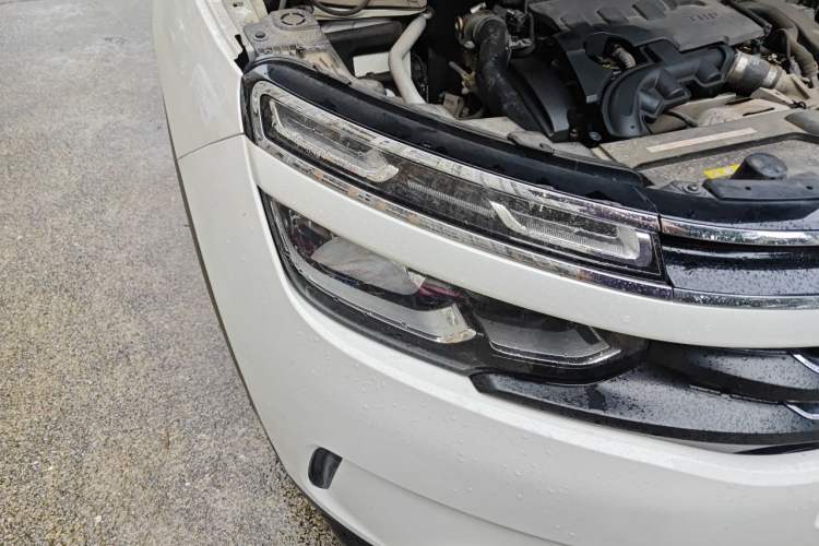 Used Citroen C5 AIRCROSS 2017 350THP Fashion Edition Right Front Headlight