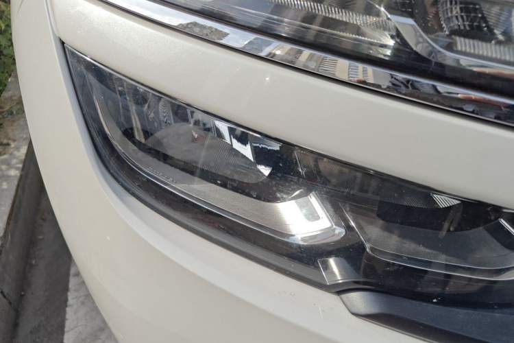 Used Citroen C5 AIRCROSS 2017 350THP Fashion Edition Right Front Headlight