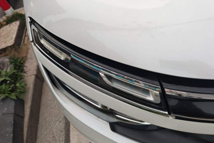Used Citroen C5 AIRCROSS 2017 350THP Fashion Edition Right Front Headlight