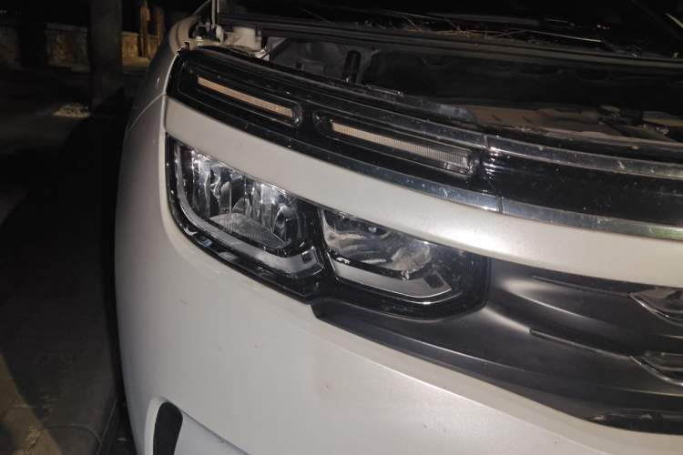 Used Citroen C5 AIRCROSS 2017 380THP Luxury Model Right Front Headlight