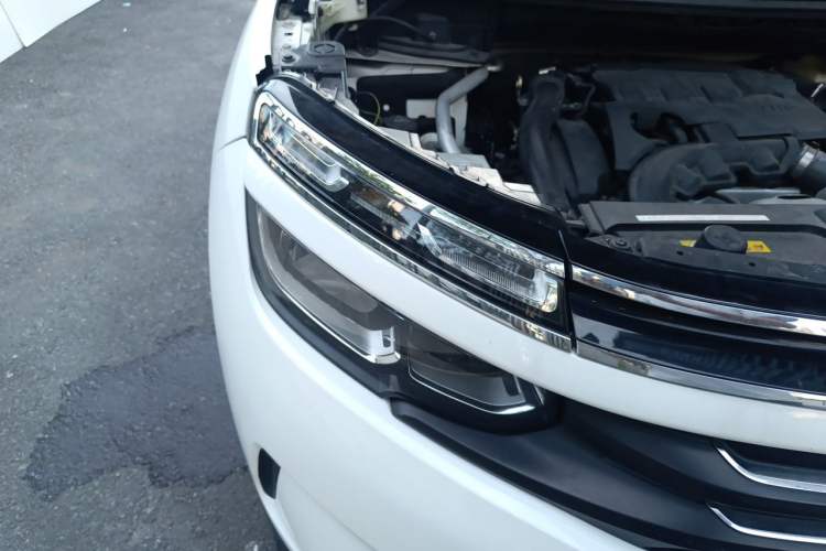 Used Citroen C5 AIRCROSS 2017 350THP Fashion Edition Right Front Headlight