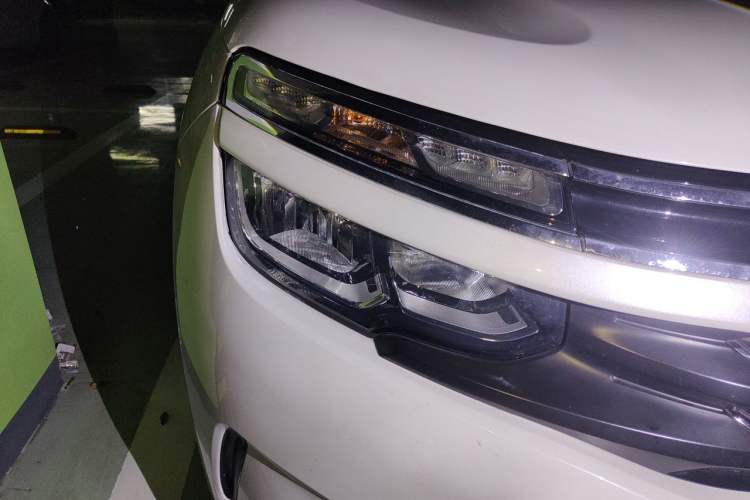 Used Citroen C5 AIRCROSS 2017 350THP Fashion Edition Right Front Headlight