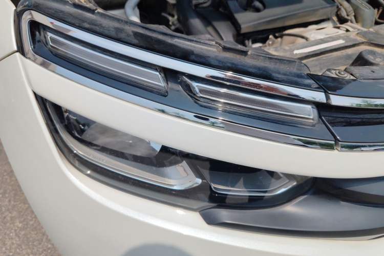 Used Citroen C5 AIRCROSS 2017 380THP Luxury Model Right Front Headlight