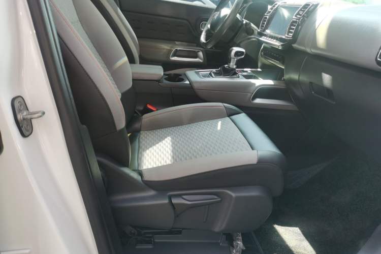 Used Citroen C5 AIRCROSS 2017 350THP Fashion Edition Right Front Seat