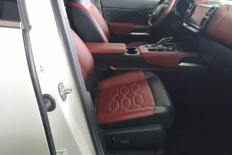 Used Citroen C5 AIRCROSS 2017 380THP Luxury Model Right Front Seat