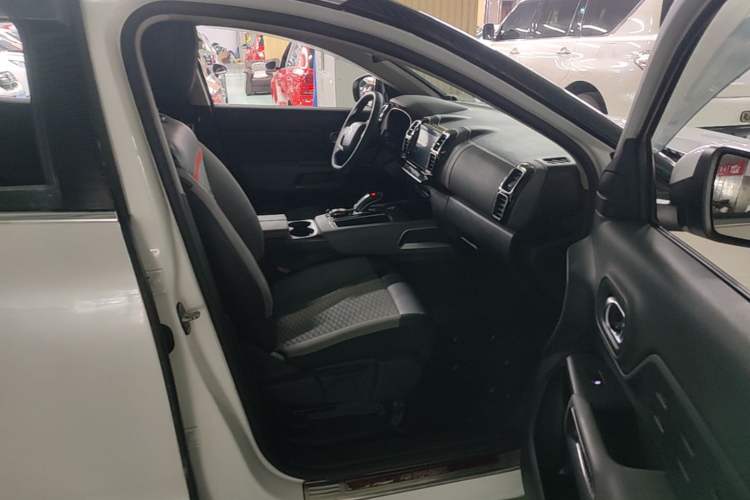 Used Citroen C5 AIRCROSS 2017 380THP Fashion Edition Right Front Seat
