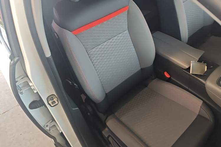 Used Citroen C5 AIRCROSS 2017 350THP Fashion Edition Right Front Seat