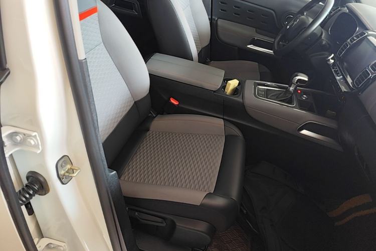 Used Citroen C5 AIRCROSS 2017 350THP Fashion Edition Right Front Seat