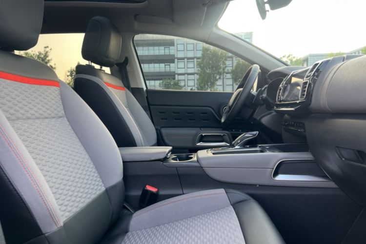 Used Citroen C5 AIRCROSS 2017 380THP Fashion Edition Right Front Seat