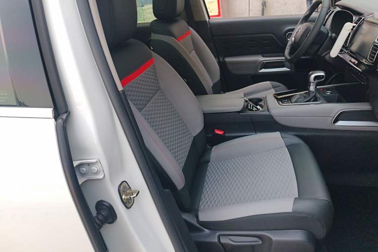 Used Citroen C5 AIRCROSS 2017 350THP Fashion Edition Right Front Seat
