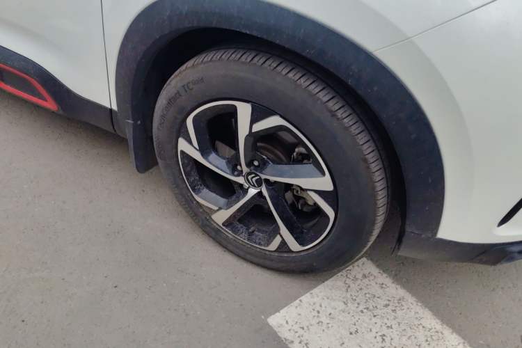 Used Citroen C5 AIRCROSS 2017 380THP Luxury Model Right Front Wheel Hub