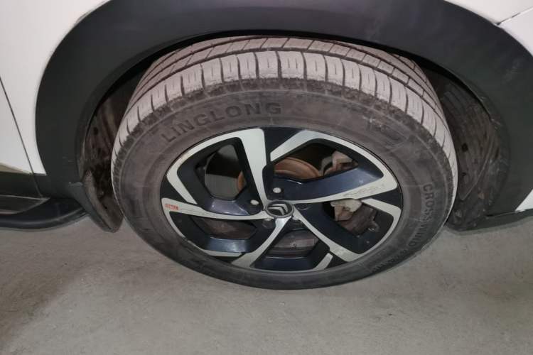 Used Citroen C5 AIRCROSS 2017 380THP Luxury Model Right Front Wheel Hub
