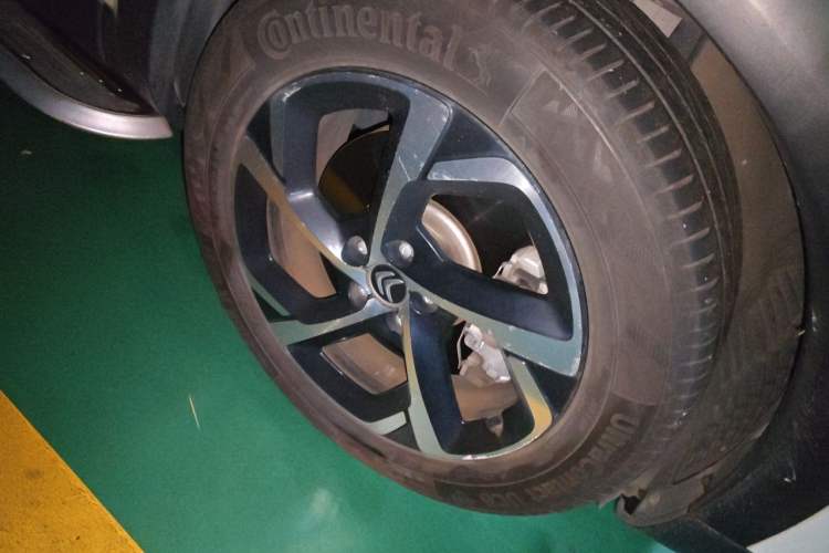 Used Citroen C5 AIRCROSS 2017 380THP Luxury Model Right Front Wheel Hub