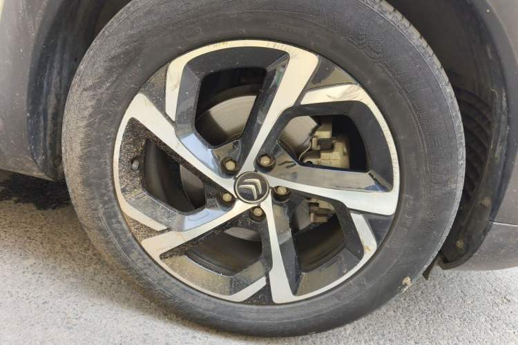 Used Citroen C5 AIRCROSS 2017 350THP Luxury Model Right Front Wheel Hub