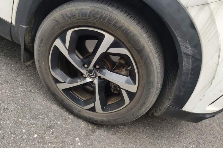 Used Citroen C5 AIRCROSS 2017 380THP Luxury Model Right Front Wheel Hub