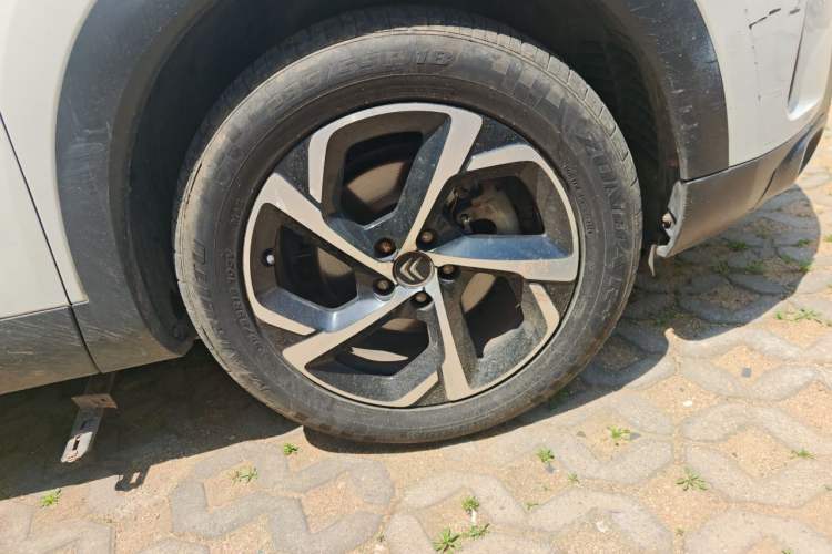 Used Citroen C5 AIRCROSS 2017 350THP Fashion Edition Right Front Wheel Hub