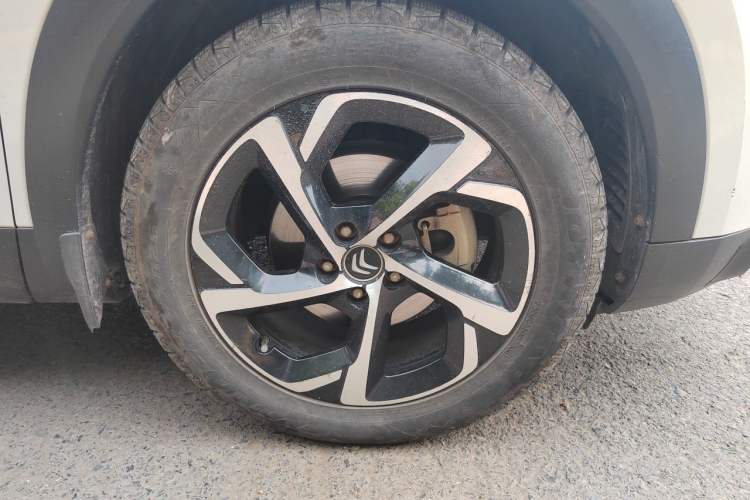 Used Citroen C5 AIRCROSS 2017 350THP Fashion Edition Right Front Wheel Hub