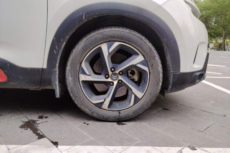 Used Citroen C5 AIRCROSS 2017 380THP Luxury Model Right Front Wheel Hub