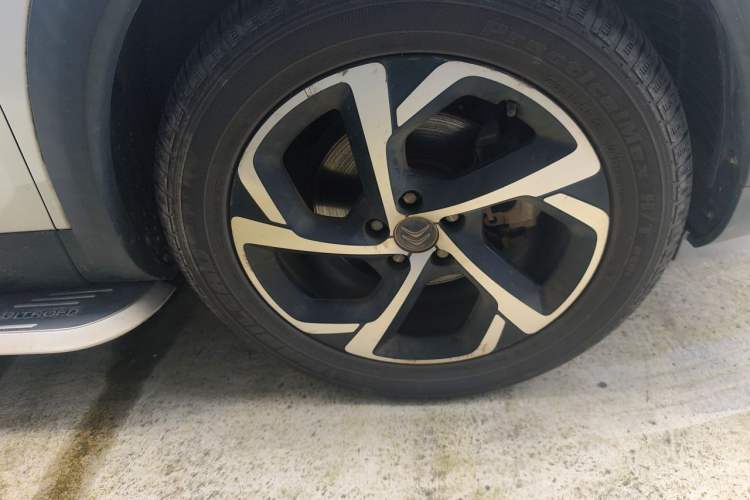 Used Citroen C5 AIRCROSS 2017 350THP Fashion Edition Right Front Wheel Hub