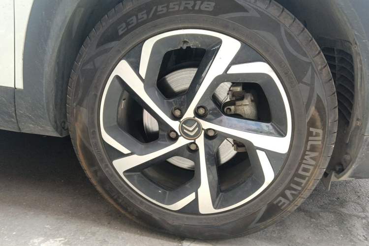 Used Citroen C5 AIRCROSS 2017 350THP Fashion Edition Right Front Wheel Hub