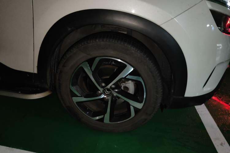 Used Citroen C5 AIRCROSS 2017 350THP Luxury Model Right Front Wheel Hub
