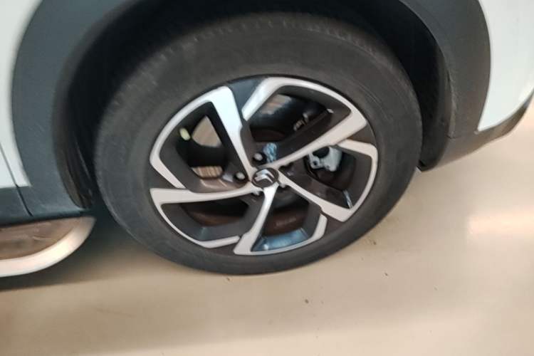 Used Citroen C5 AIRCROSS 2017 380THP Luxury Model Right Front Wheel Hub
