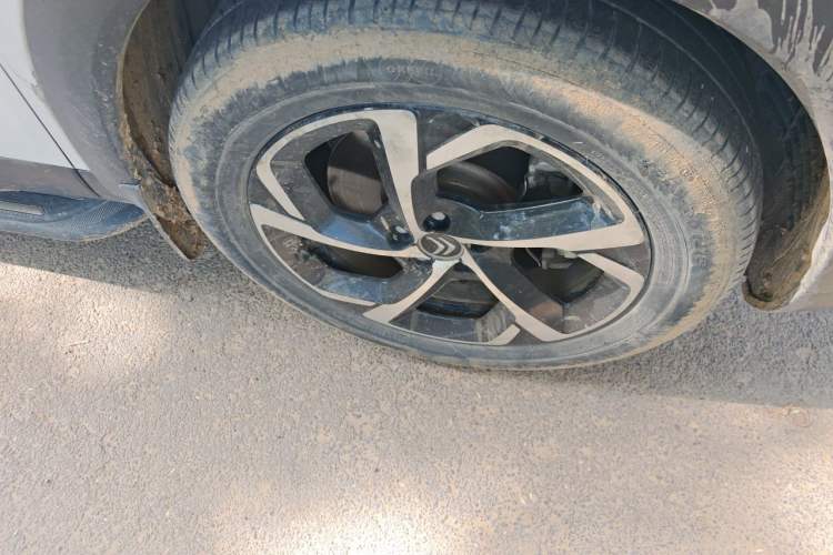 Used Citroen C5 AIRCROSS 2017 380THP Luxury Model Right Front Wheel Hub