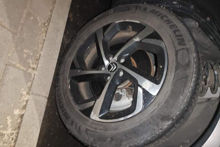 Used Citroen C5 AIRCROSS 2017 380THP Luxury Model Right Front Wheel Hub