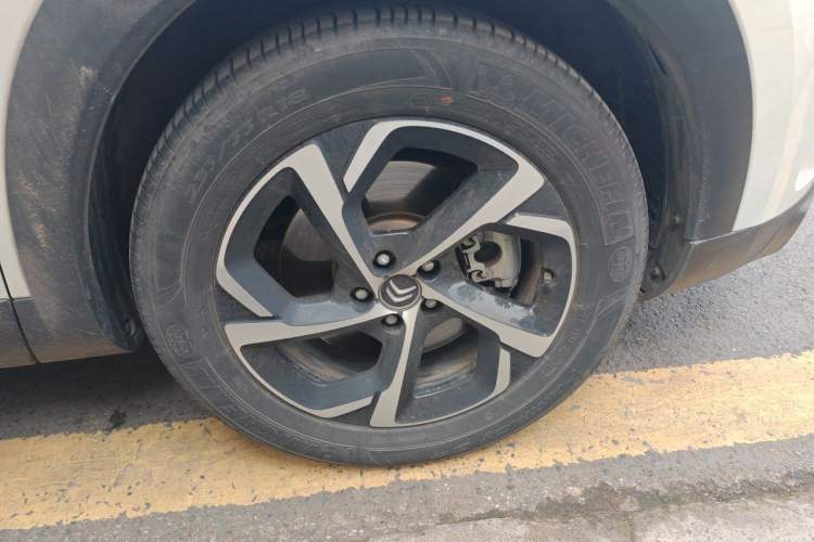 Used Citroen C5 AIRCROSS 2017 380THP Luxury Model Right Front Wheel Hub