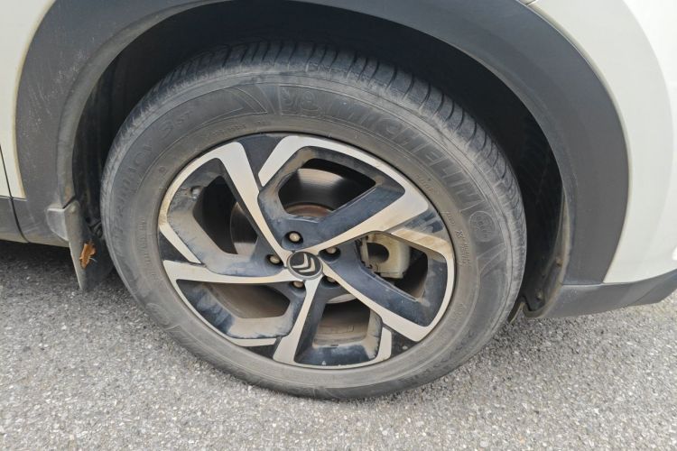 Used Citroen C5 AIRCROSS 2017 350THP Fashion Edition Right Front Wheel Hub