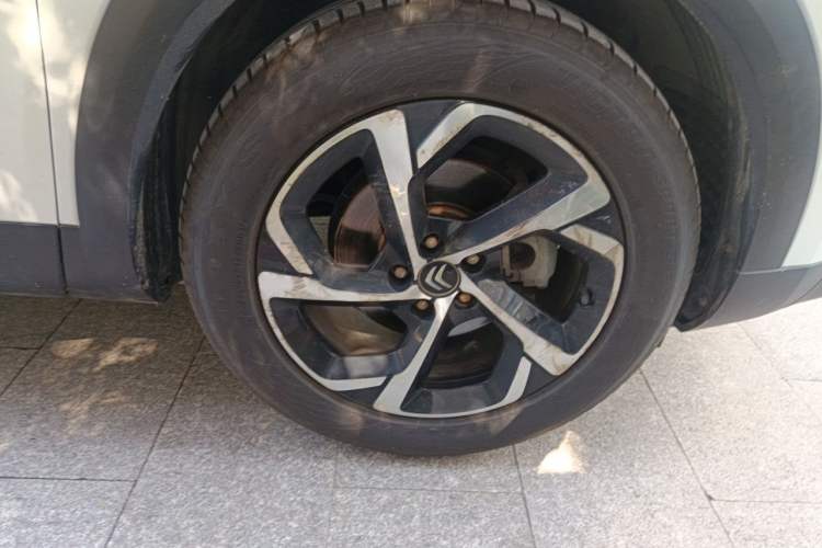 Used Citroen C5 AIRCROSS 2017 350THP Fashion Edition Right Front Wheel Hub