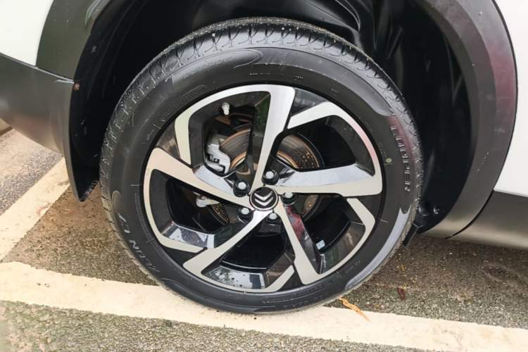 Used Citroen C5 AIRCROSS 2017 380THP Fashion Edition Right Rear Wheel Hub