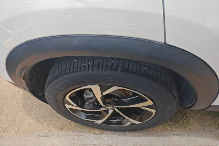 Used Citroen C5 AIRCROSS 2017 380THP Fashion Edition Right Rear Wheel Hub