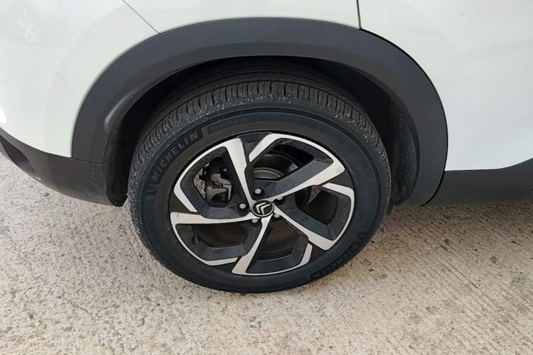 Used Citroen C5 AIRCROSS 2017 350THP Fashion Edition Right Rear Wheel Hub