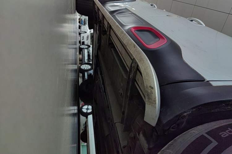 Used Citroen C5 AIRCROSS 2017 350THP Fashion Edition Right Side Sill