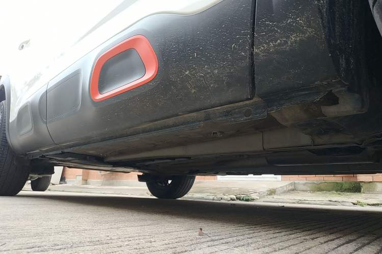 Used Citroen C5 AIRCROSS 2017 350THP Fashion Edition Right Side Sill