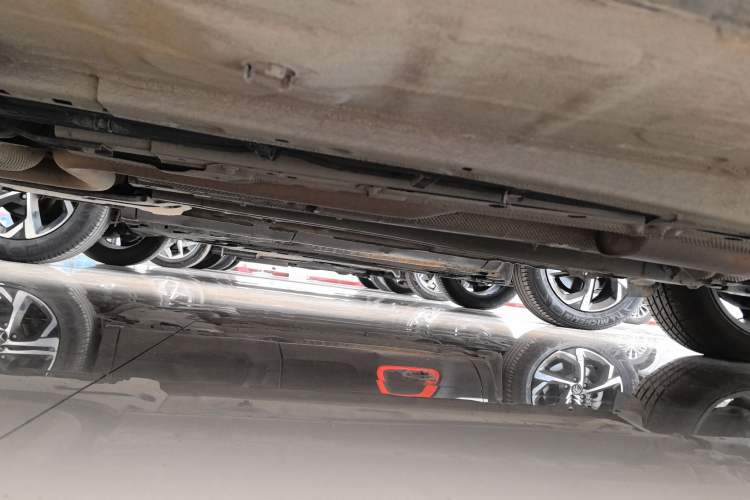 Used Citroen C5 AIRCROSS 2017 350THP Luxury Model Right Side Sill