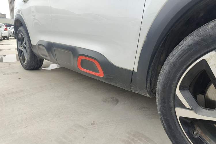 Used Citroen C5 AIRCROSS 2017 350THP Fashion Edition Right Side Sill