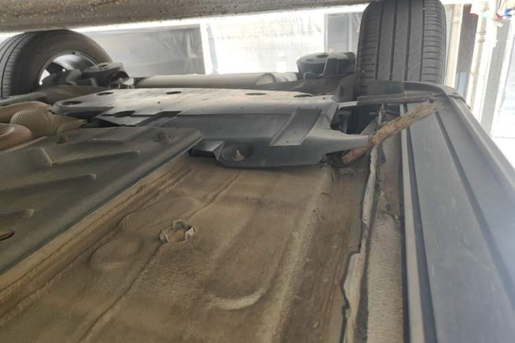 Used Citroen C5 AIRCROSS 2017 350THP Fashion Edition Right Side Sill