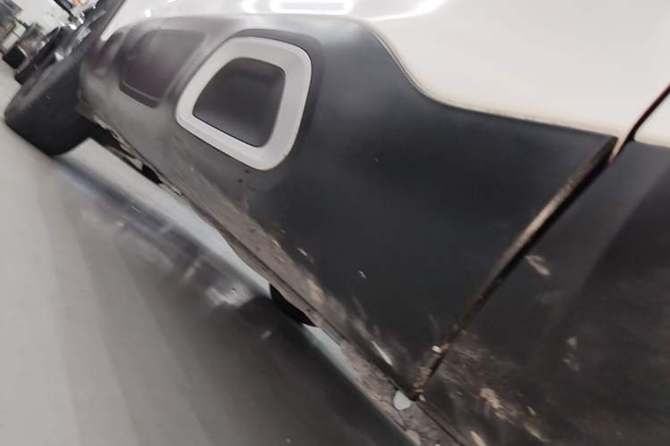 Used Citroen C5 AIRCROSS 2017 350THP Luxury Model Right Side Sill
